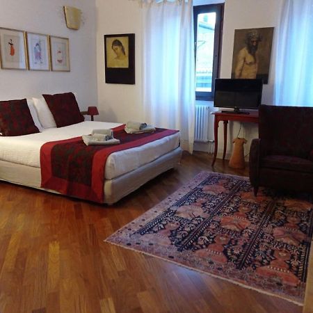 S. Trinita 18, Suites & Rooms Тренто Екстер'єр фото